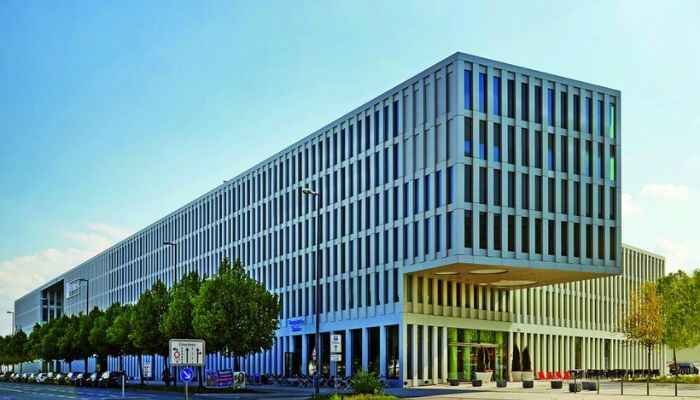 Limousine vom Flughafen München zum H4 Hotel München Messe